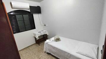 Quarto solteiro tradicional | Wi-Fi de cortesia