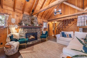 Smart TV, fireplace