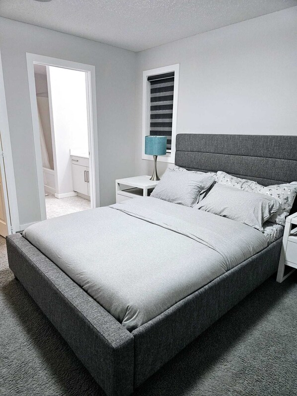 5 bedrooms, desk, iron/ironing board, free WiFi