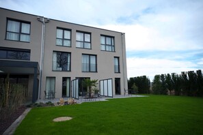 Front of property - Arrow Hotel  (Hégenheim)