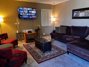 Smart TV - Adorable Home for Family. (Stockton)