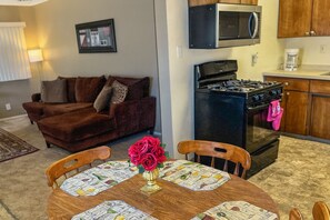 Smart TV - Adorable Home for Family. (Stockton)