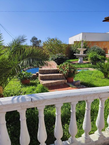 Chalet con Piscina a 10 min de Sevilla