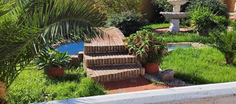 Chalet con Piscina a 10 min de Sevilla