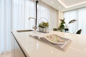 One Bedroom Apartment | Private kitchen | Mini-fridge, microwave, stovetop, espresso maker - Haverstock Hill Serviced Apartments by Concept Apartments (London)
