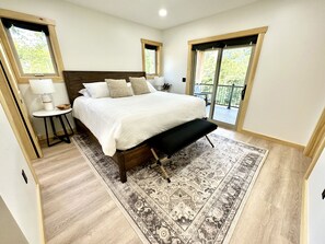 4 habitaciones, tabla de planchar con plancha, wifi y ropa de cama