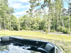Bañera de hidromasaje al aire libre