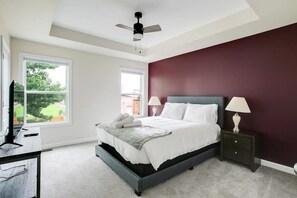 3 bedrooms, iron/ironing board, WiFi, bed sheets
