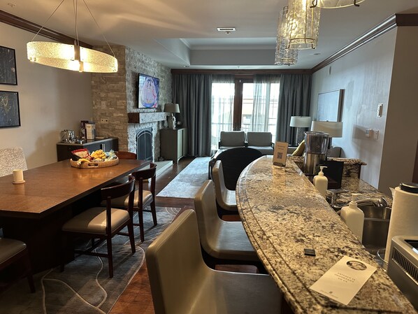 Dining - Vail RITZ Carlton 3 Bedroom Apartment (Vail)