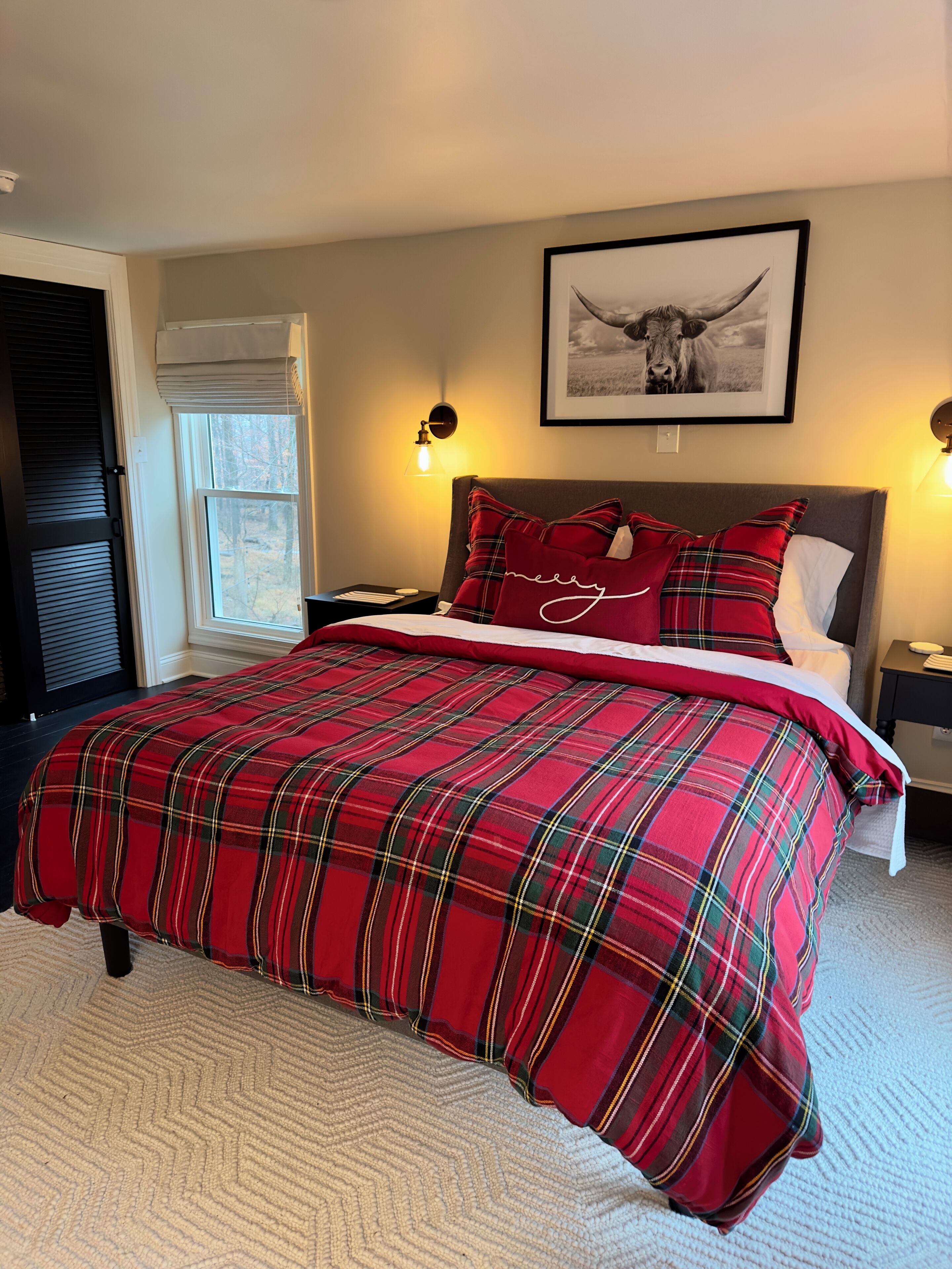 Current holiday bedding through January 2026.