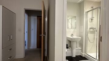 Towels, soap, shampoo, toilet paper