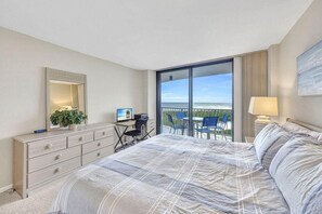 Room - Beachfront Condo With Pool, Gym, Grill and Pickleball (Marco Island)