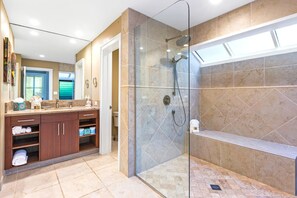 Suihku, hiustenkuivaaja, pyyhkeet