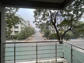 Property grounds - Djourney Hospitalities 1BF2 the perfect 3BHK stay in the city (New Town)