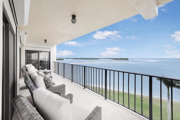 Condo, 1 cama King (Breath-taking waterfront condo with p) | Área da propriedade
