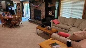 智能电视、DVD 播放器、影片库