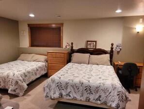 2 bedrooms, desk, iron/ironing board, travel cot