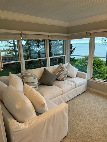 Waterfront home with private beach amazing view and sleeps 10 !