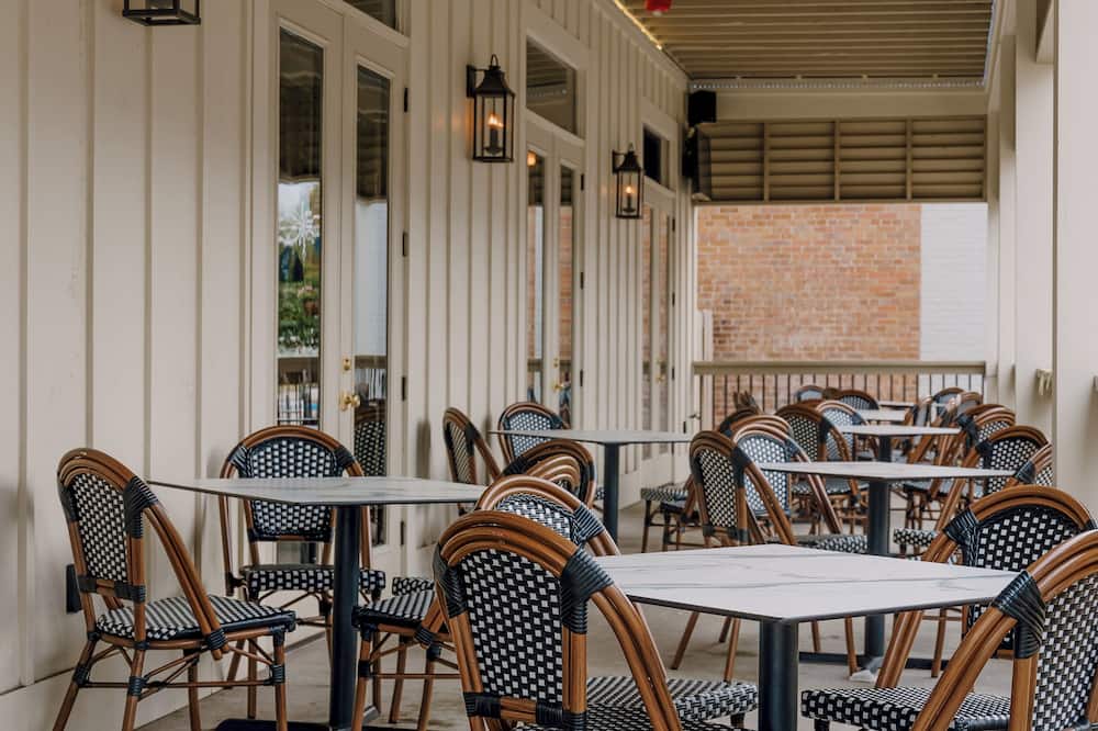 Hotel Whiskey in Pascagoula