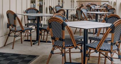 Hotel Whiskey in Pascagoula