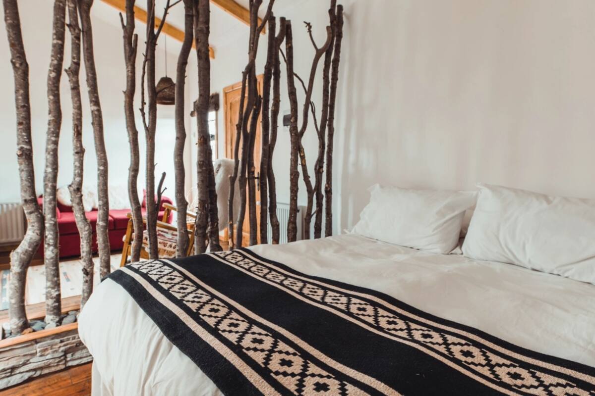 Appartement Design | Literie de qualité, couette en duvet, accès au Wi-Fi (inclus)