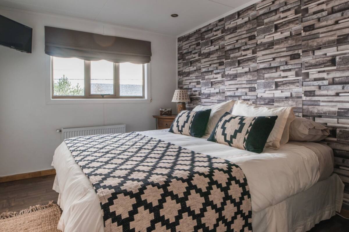 Chambre Standard double ou avec lits jumeaux | Literie de qualité, couette en duvet, accès au Wi-Fi (inclus)