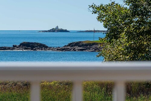 Spacious Cape Neddick Coastal Home !
