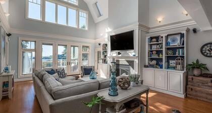 Spacious Cape Neddick Coastal Home !