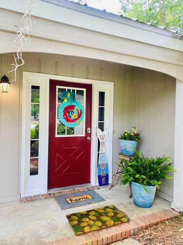 Indulge in the ultimate experience at Quite a Catch in coastal Darien, GA.