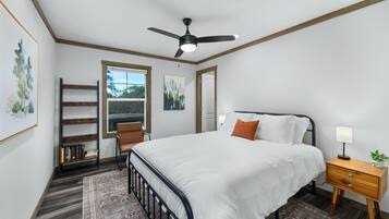 3 bedrooms, desk, free WiFi, bed sheets