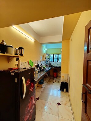 Private kitchen - Raga Homestay- 2BHK Homely Apartment in Guwahati (Guwahati)