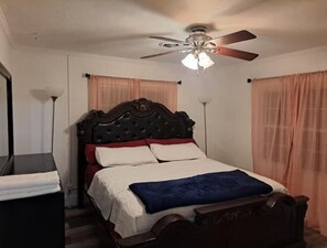 2 bedrooms, desk, free WiFi, bed sheets