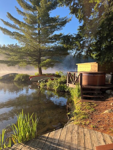 Lakeside Cottage near Adirondacks, Hot Tub, Pontoon Boat, Kayaks & Paddle Board