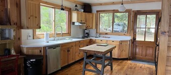 Lakeside Cottage near Adirondacks, Hot Tub, Pontoon Boat, Kayaks & Paddle Board