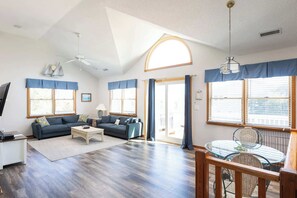 Tv, videospil, dvd-afspiller, bordfodbold