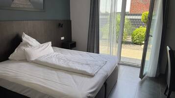 Bureau, espace de travail pour ordinateur portable