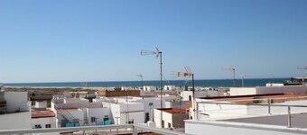 Sea Views from private terrace, near old town of Conil, aircondition, WiFi internet - Casa Javi -