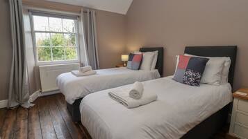 5 kamar tidur dan didekorasi berbeda-beda