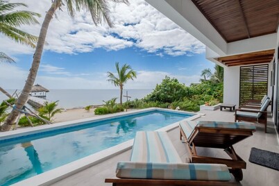 Luxury Beachfront Villa: Pool - Roof Patio - Views