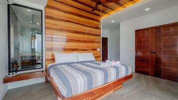 4 bedrooms, desk, iron/ironing board, free WiFi