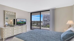 2 bedrooms, free WiFi, bed sheets - Southern view of the Crescent Beach (Marco Island)