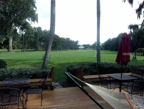 Outdoor dining - Perfect for Golfer's, P-baller's and Beach Goer's! (Hilton Head Island)