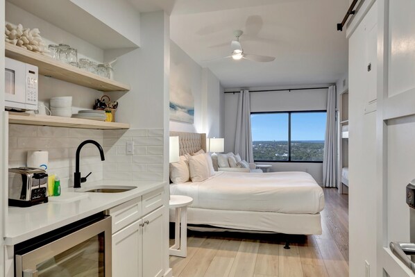 1 bedroom, internet, bed sheets