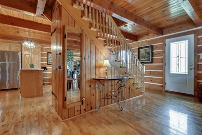 Charmante, spacieuse maison canadienne/Charming and very spacious Canadian house