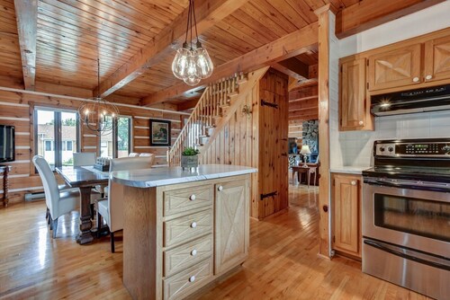 Charmante, spacieuse maison canadienne/Charming and very spacious Canadian house