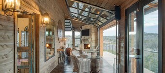 Sotol by Avantstay Direct River Access + Views