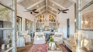 Interior - Sotol by Avantstay Direct River Access + Views (Dripping Springs)