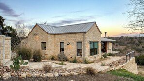 Interior - Sotol by Avantstay Direct River Access + Views (Dripping Springs)