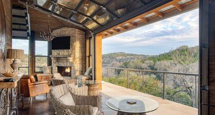 Sotol by Avantstay Direct River Access + Views
