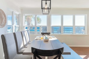 Interior - Gulf Front, Walk to Rosemary Beach, 5br, Gazebo Paradise on Park by Avantstay (Panama City Beach)
